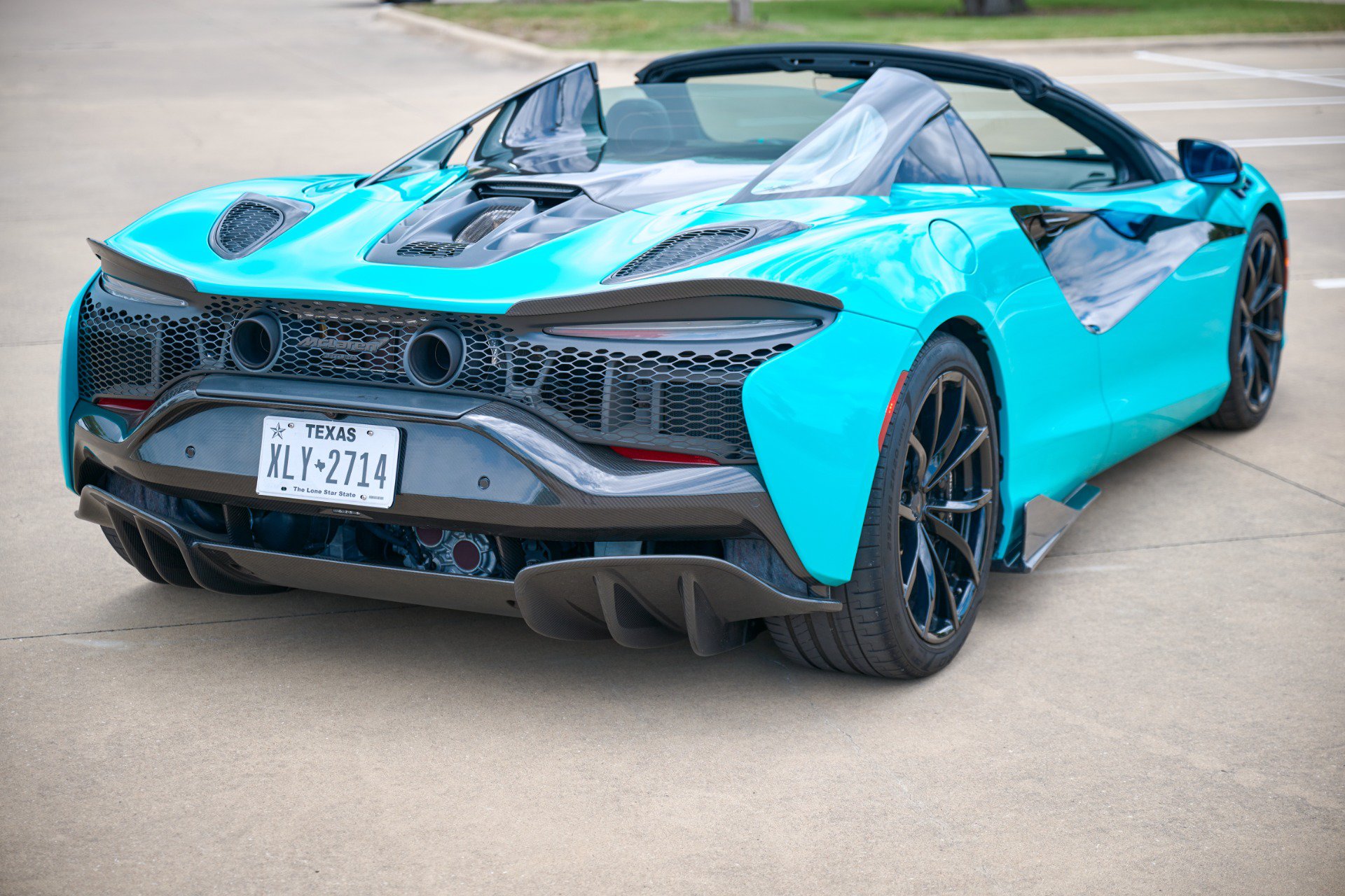 Used 2025 McLaren Artura Spider RWD image 73
