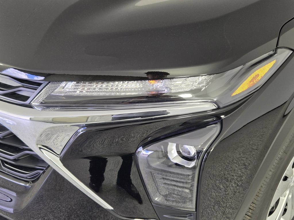 New 2026 Chevrolet Trax LS w/ Driver Confidence Package FWD image 10