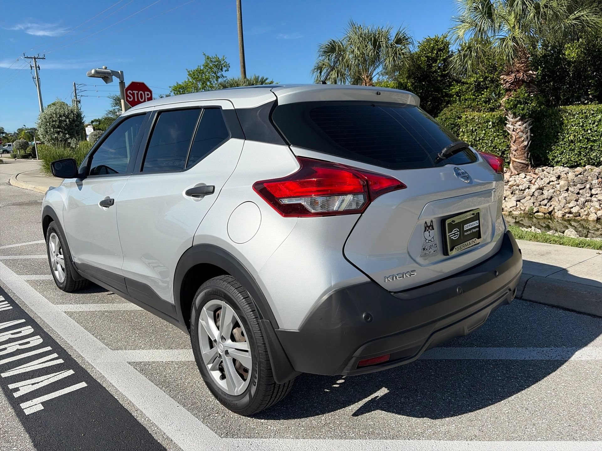Used 2020 Nissan Kicks S FWD image 9