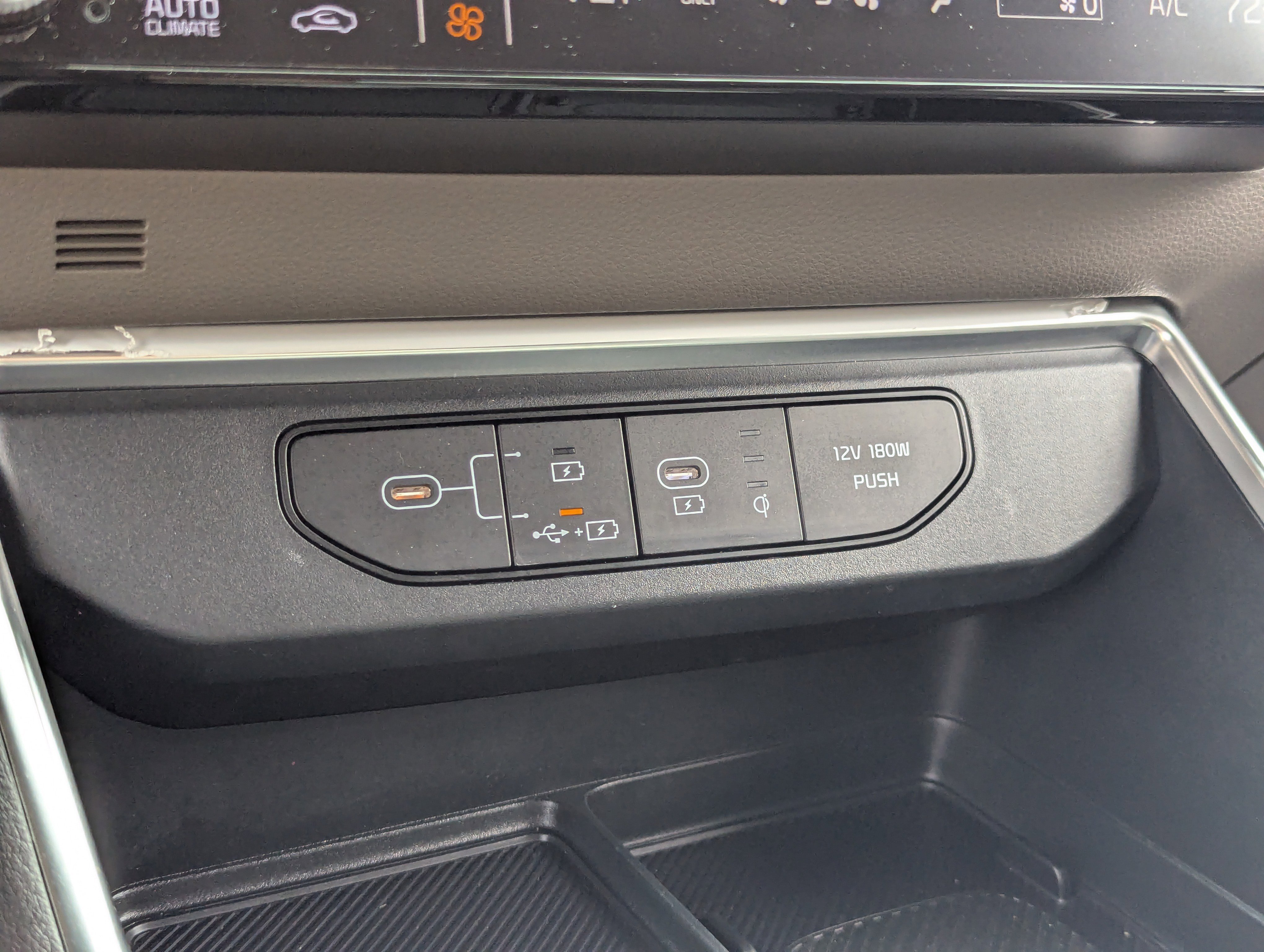 Certified 2025 Kia Carnival EX image 27