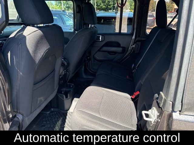 Used 2021 Jeep Wrangler Unlimited Sahara AWD/4WD image 17