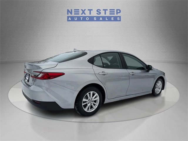 Used 2025 Toyota Camry XSE image 8