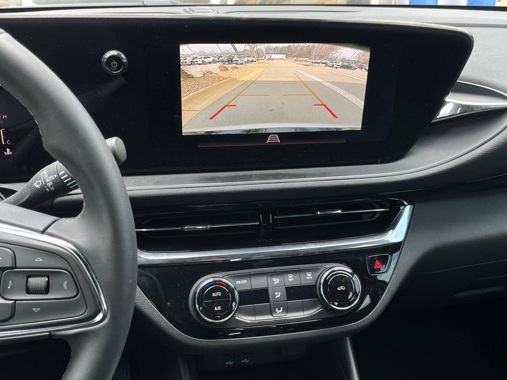 Used 2025 Buick Envista Sport Touring w/ Convenience II Package image 18