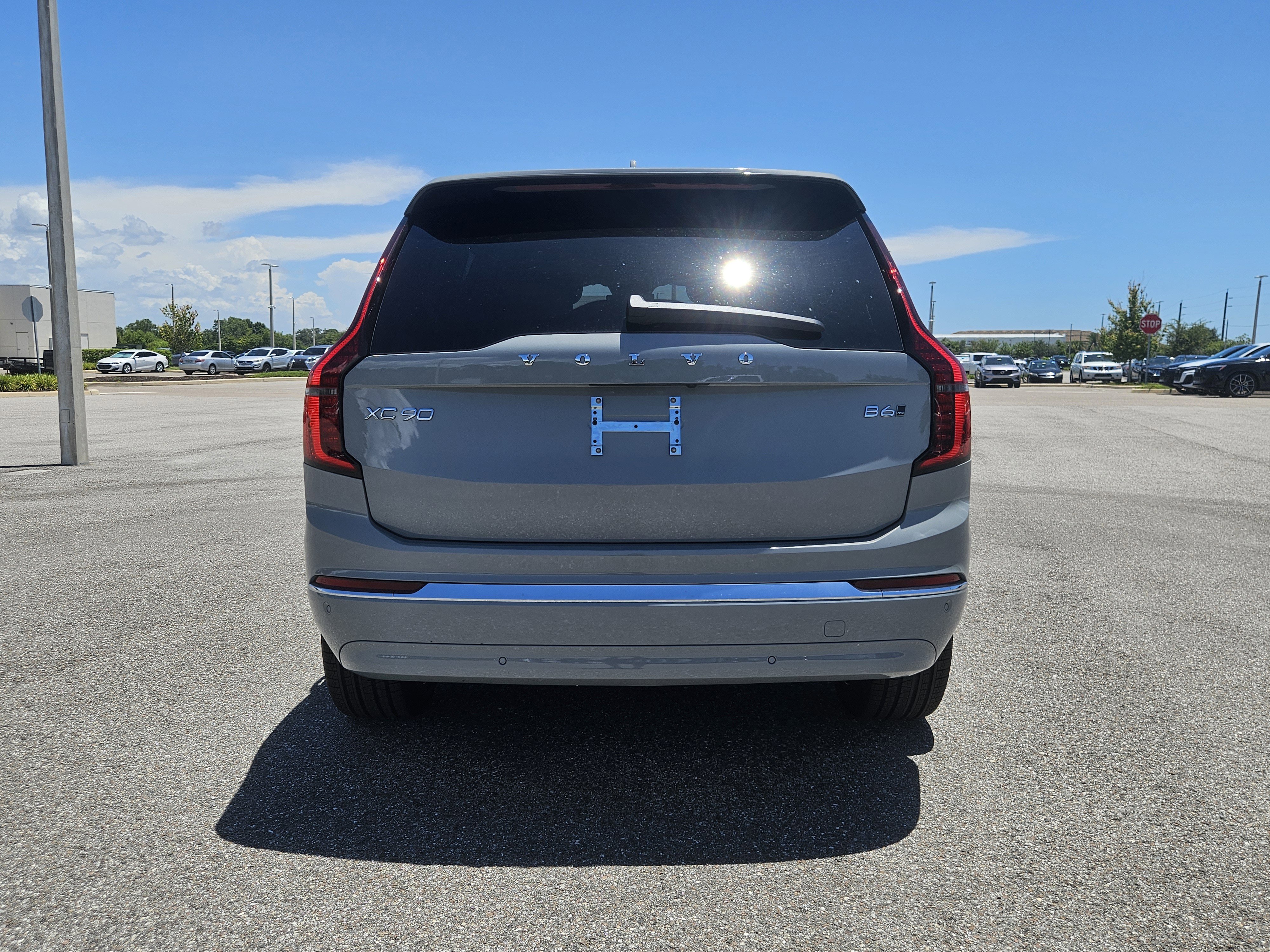 New 2026 Volvo XC90 B6 Plus w/ Protection Package image 6