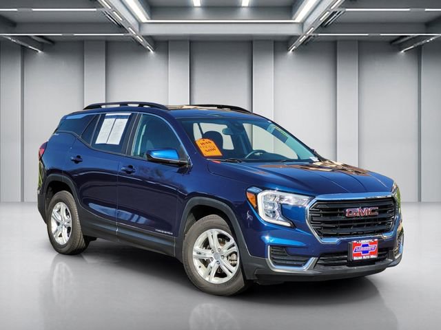 Used 2022 GMC Terrain SLE w/ Driver Convenience Package image 1