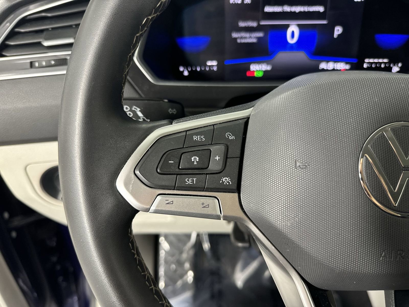 Used 2022 Volkswagen Tiguan SE image 12