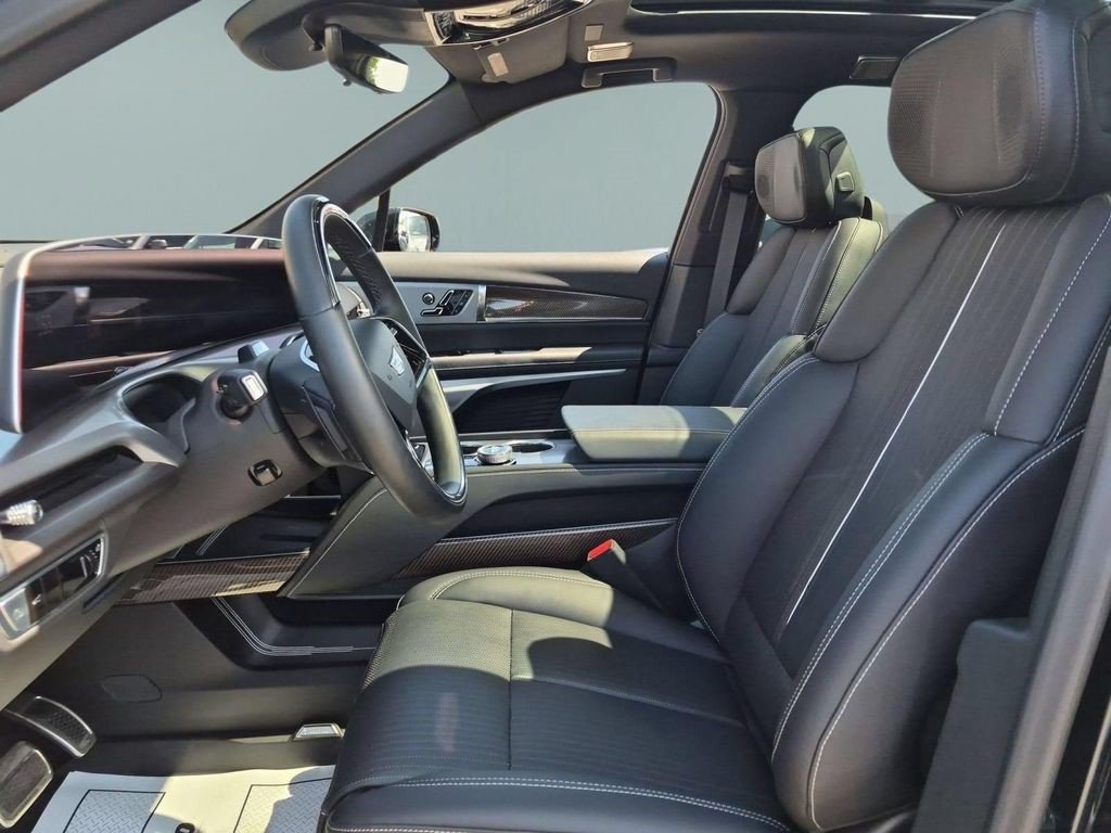 Certified 2026 Cadillac Vistiq Luxury w/ LPO, Floor Liner Package AWD/4WD image 16