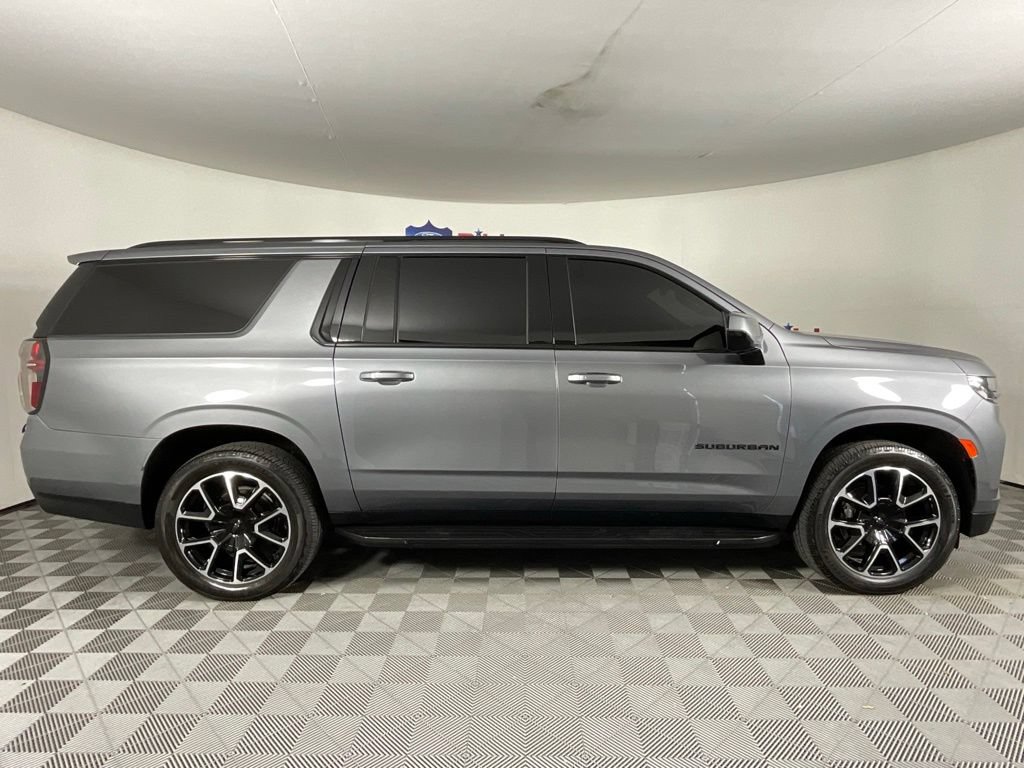 Used 2021 Chevrolet Suburban RST RWD image 2