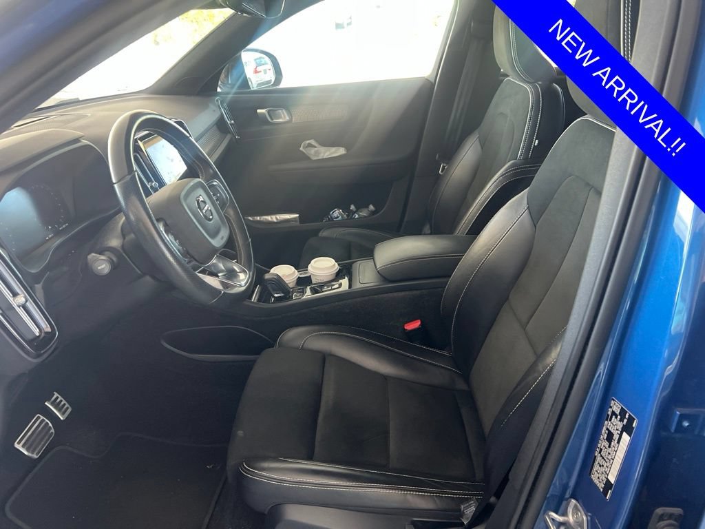Used 2021 Volvo XC40 T5 R-Design w/ Protection Package Premier AWD/4WD image 4