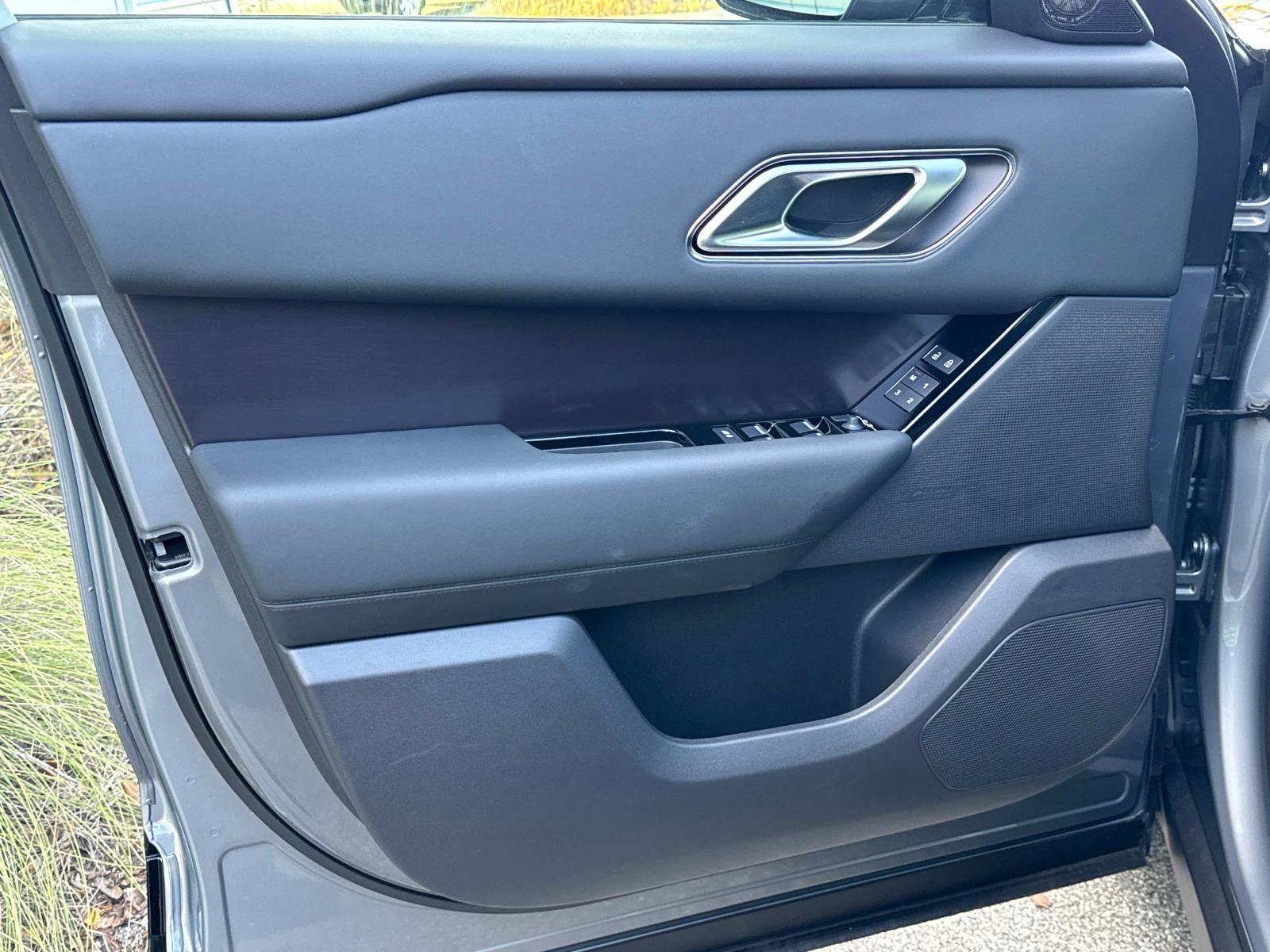 New 2026 Land Rover Range Rover Velar Dynamic SE image 18