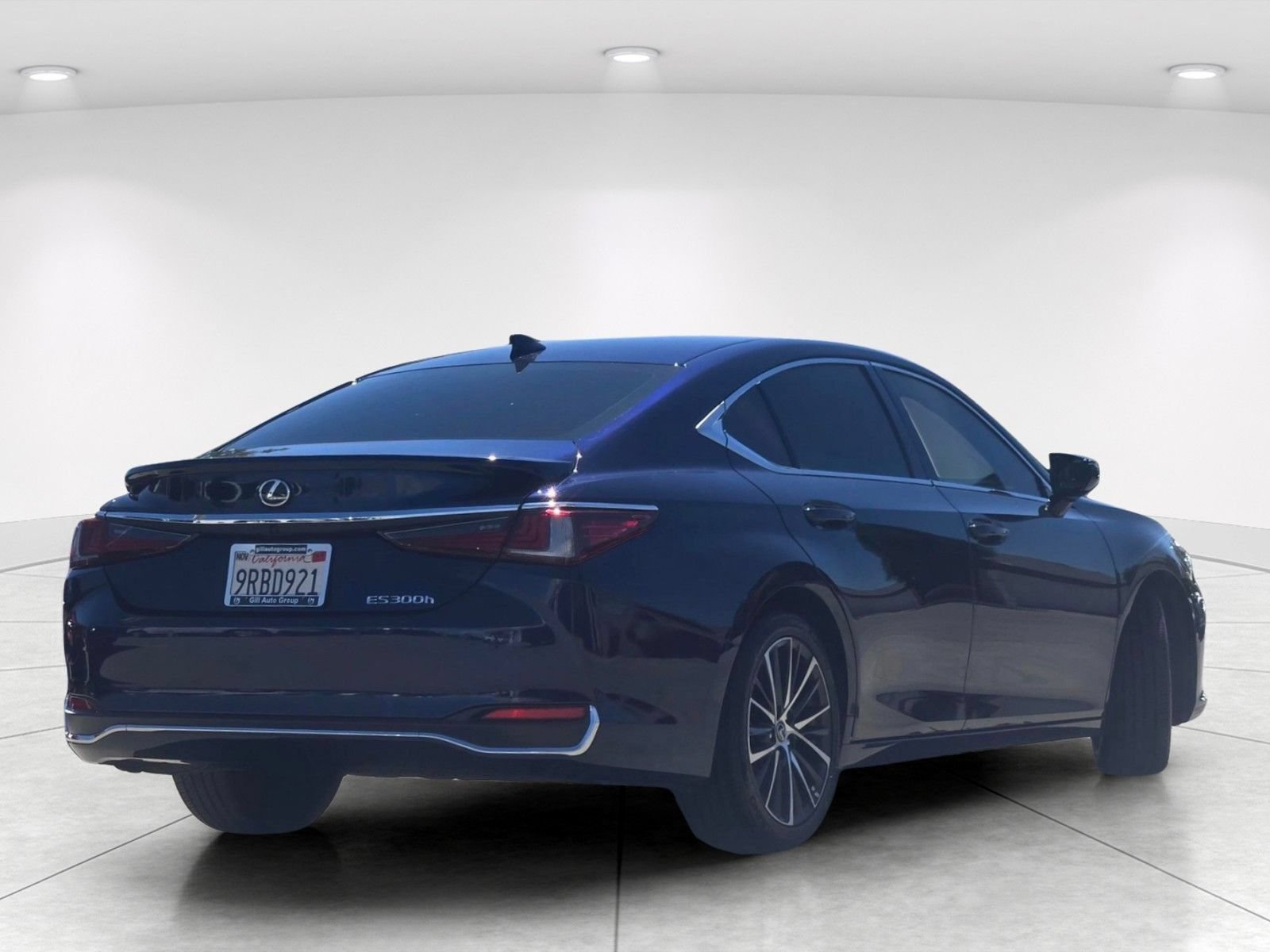 Used 2025 Lexus ES 300h w/ Premium Package FWD image 3
