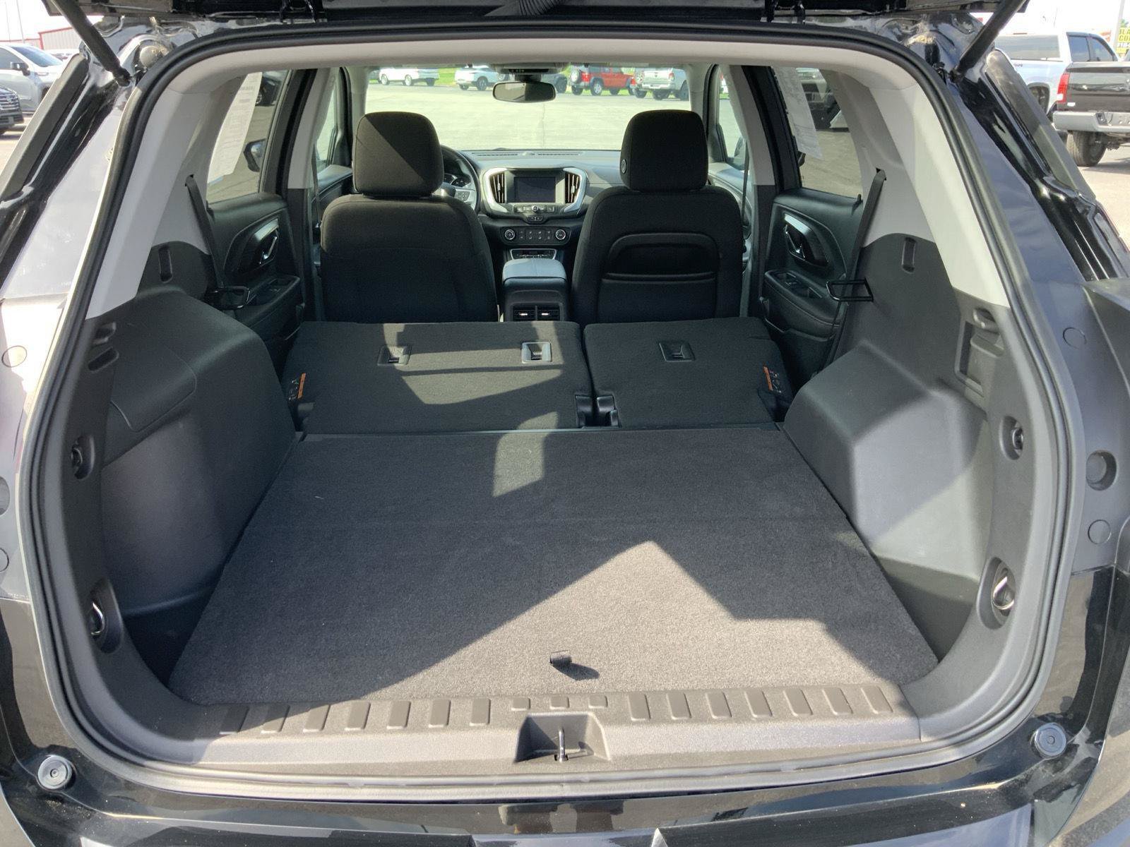 Used 2023 GMC Terrain SLE AWD/4WD image 11