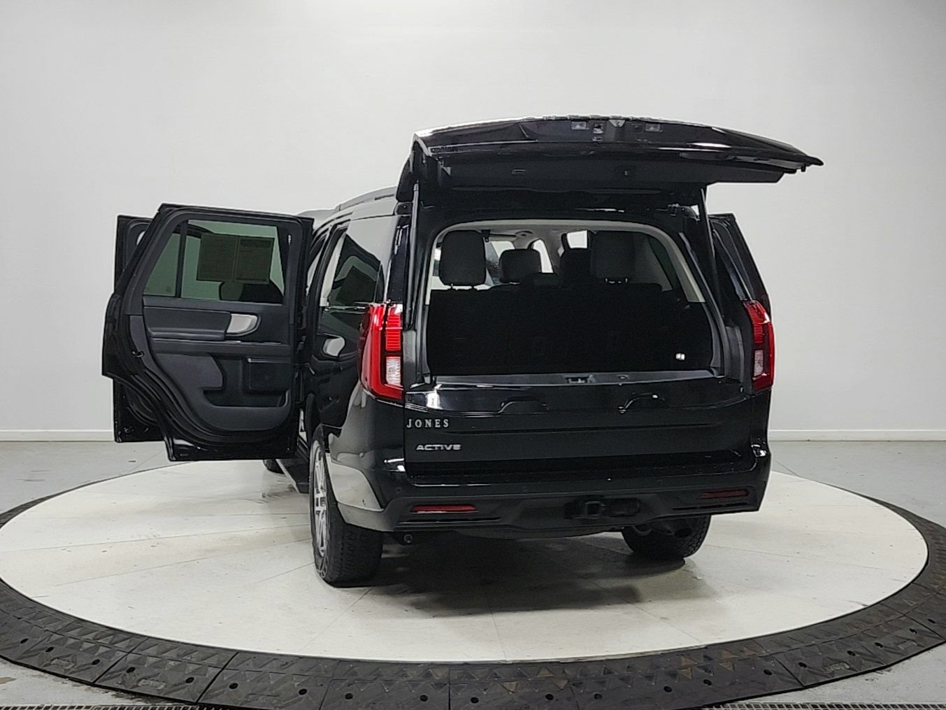 Used 2025 Ford Expedition Active AWD/4WD image 15