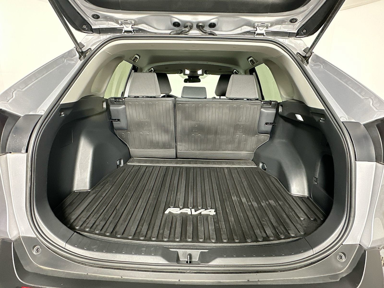 Used 2024 Toyota RAV4 XLE image 25