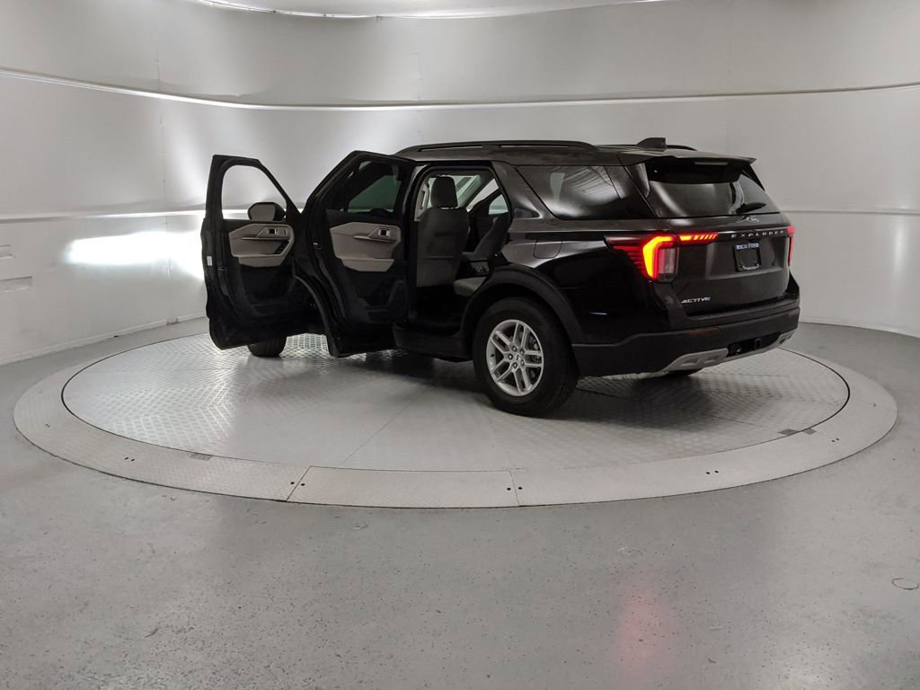 New 2025 Ford Explorer Active w/ Active Comfort Package image 10