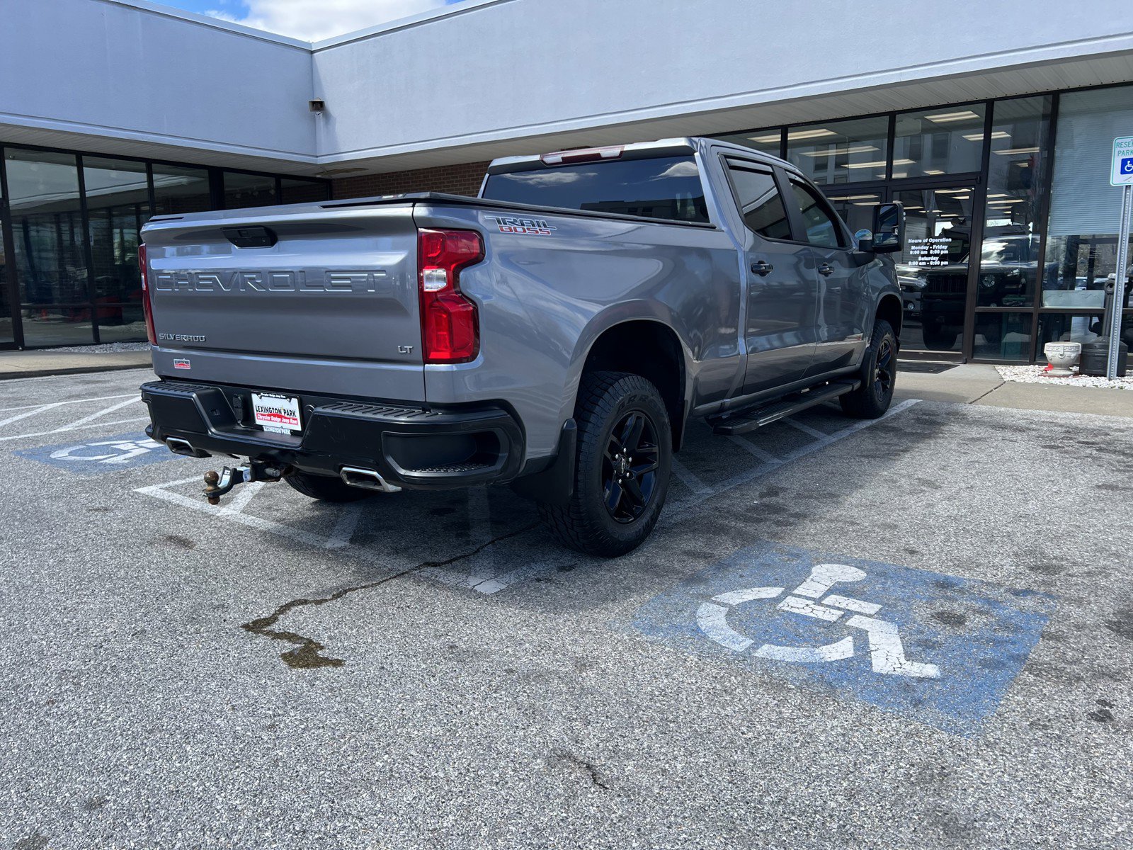 Used 2021 Chevrolet Silverado 1500 LT Trail Boss w/ Bed Protection Package image 9