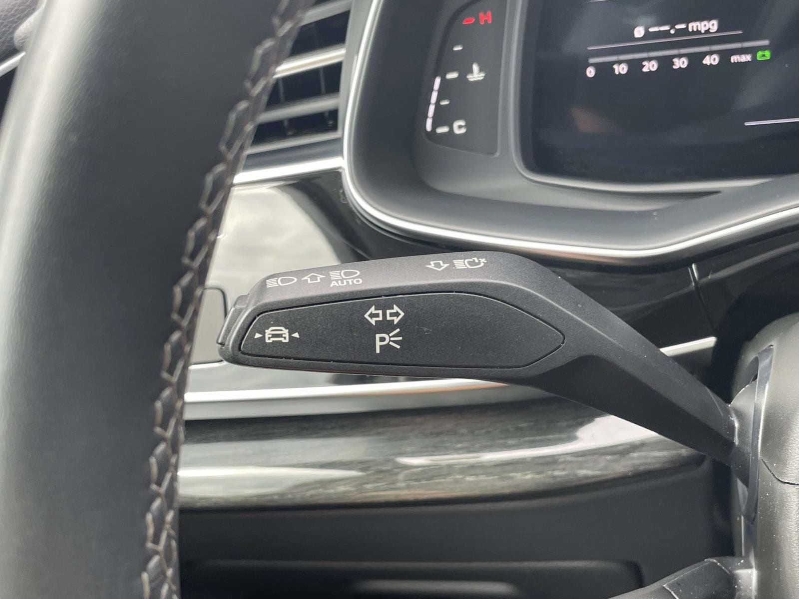 Certified 2025 Audi Q7 2.0T Premium Plus AWD/4WD image 24