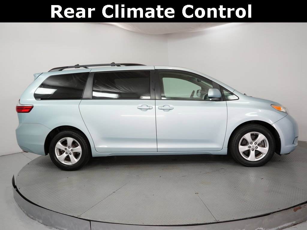 Used 2015 Toyota Sienna LE image 5