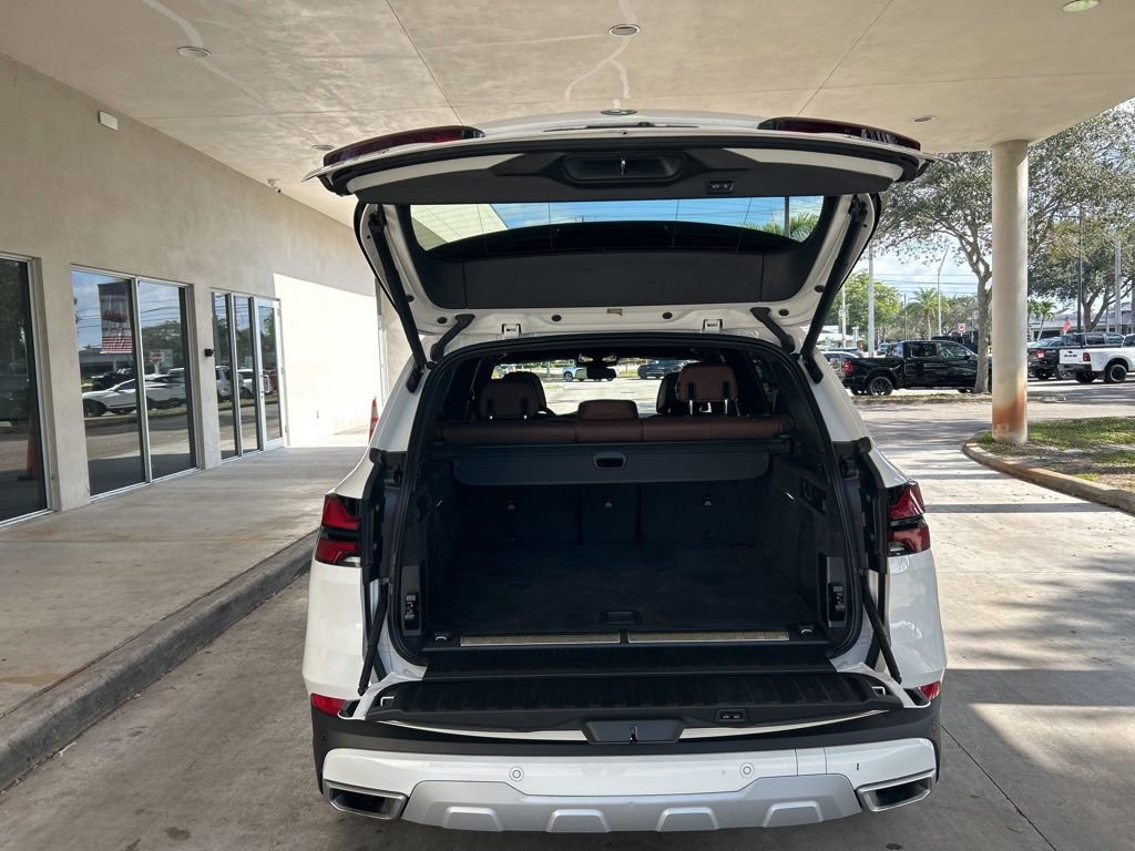 Used 2025 BMW X5 xDrive50e image 43