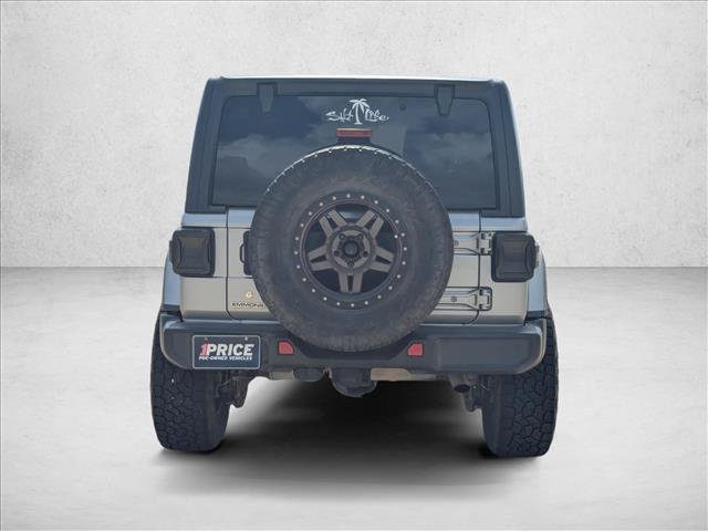 Used 2018 Jeep Wrangler Unlimited Sahara AWD/4WD image 6