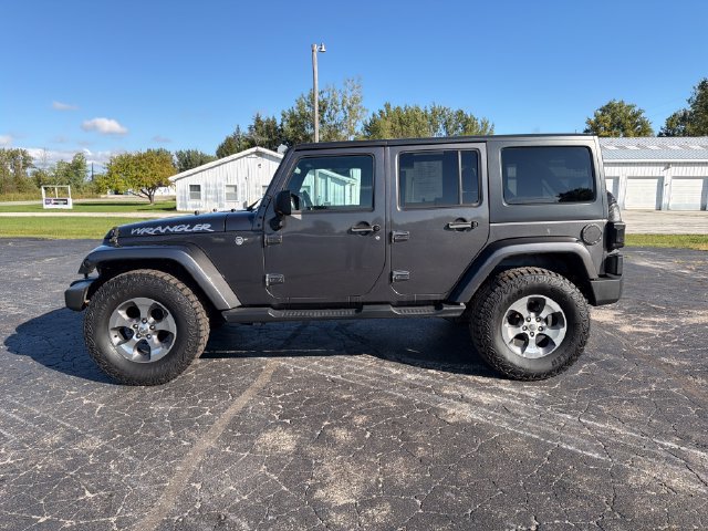 Used 2018 Jeep Wrangler Unlimited Sahara AWD/4WD image 3