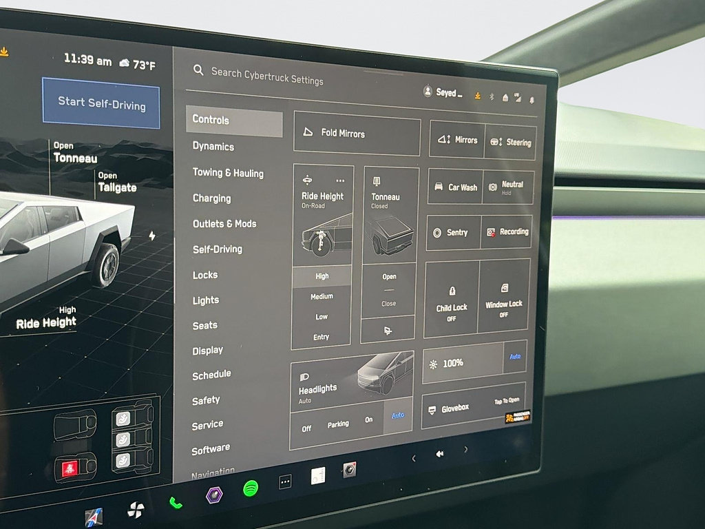 Used 2024 Tesla Cybertruck AWD Crew Cab image 16