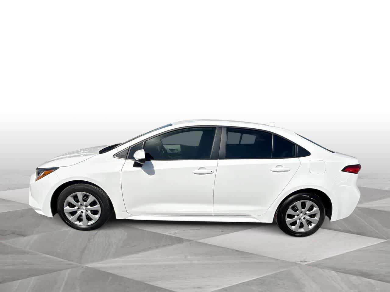 Used 2024 Toyota Corolla LE FWD image 5
