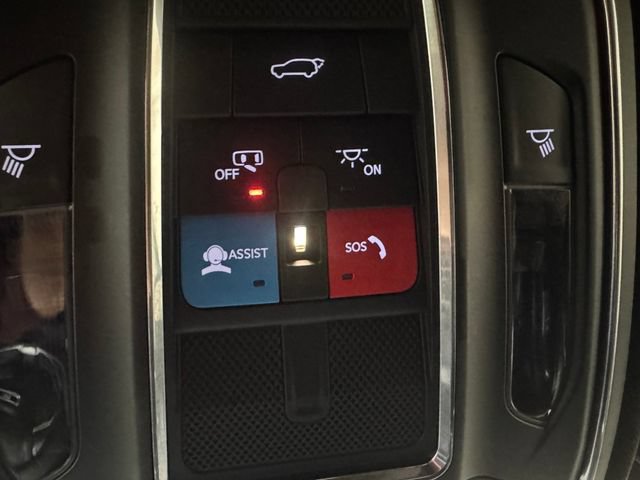 Used 2025 Jeep Grand Cherokee Altitude AWD/4WD image 24