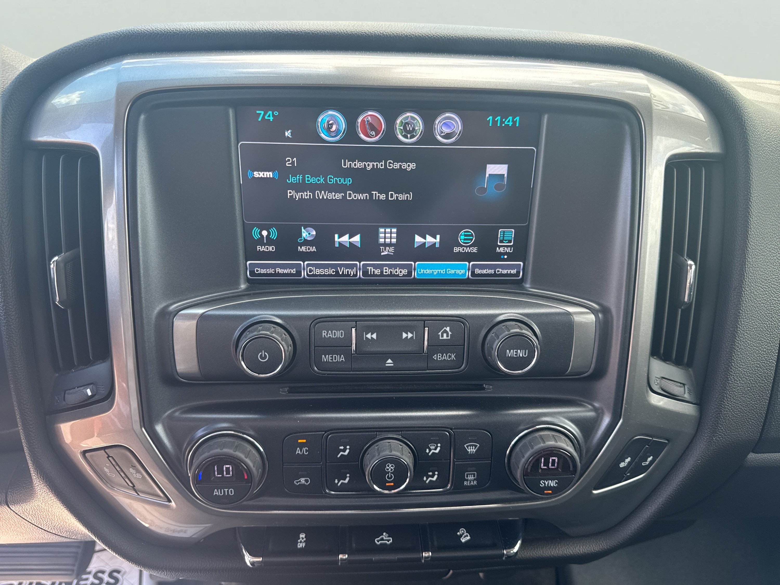 Used 2017 Chevrolet Silverado 3500 LT AWD/4WD image 16