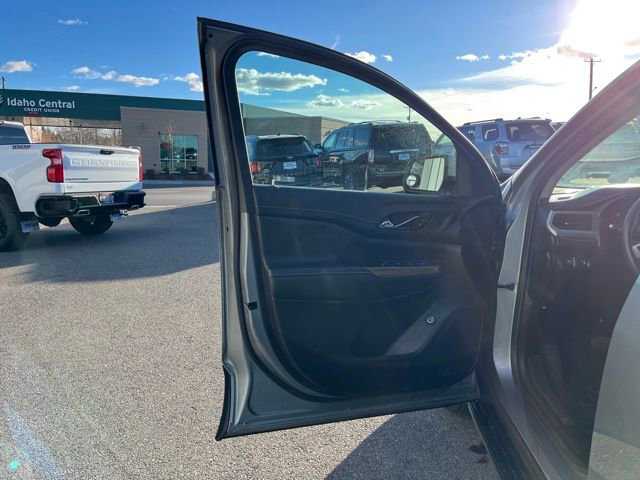 Used 2023 GMC Acadia SLE w/ Driver Convenience Package image 24