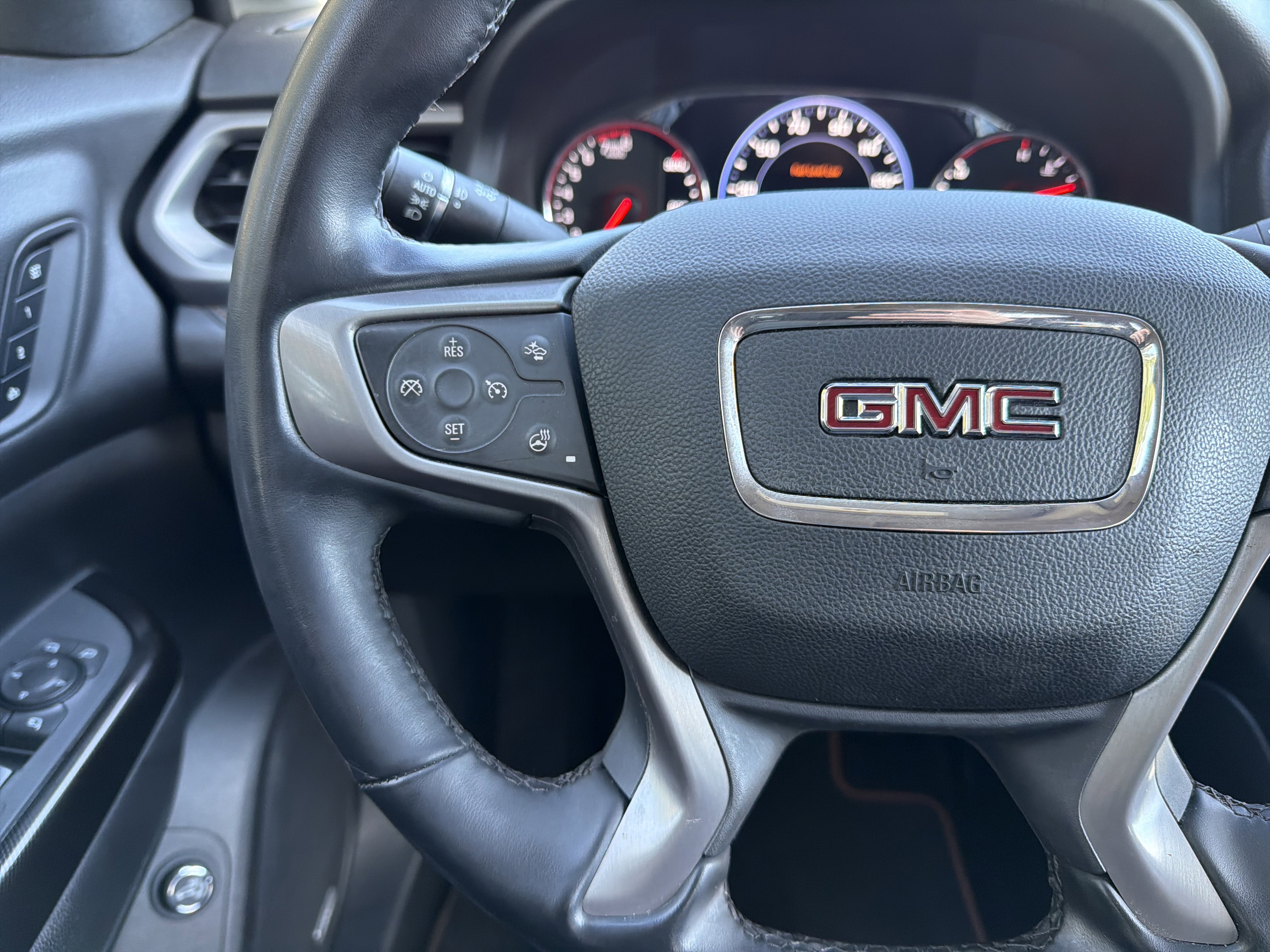 Used 2023 GMC Acadia AT4 w/ Technology Package image 19