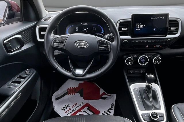 Used 2024 Hyundai Venue Limited FWD image 8