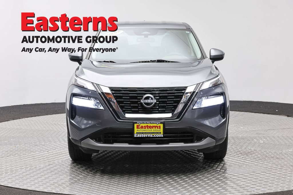 Used 2023 Nissan Rogue SV AWD/4WD image 3