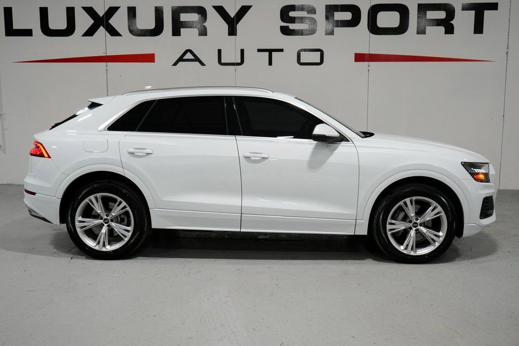 Used 2023 Audi Q8 Premium image 7