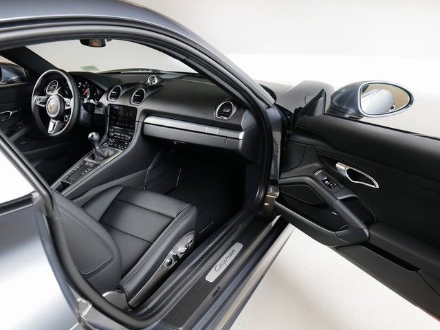 New 2025 Porsche 718 Cayman image 13