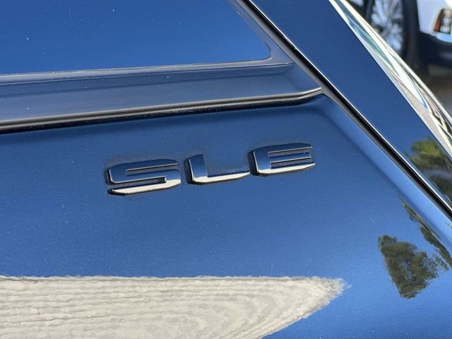 Used 2023 GMC Terrain SLE w/ Driver Convenience Package image 30