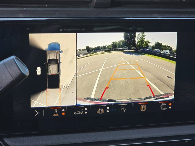 Used 2024 GMC Sierra 2500 AT4 image 25