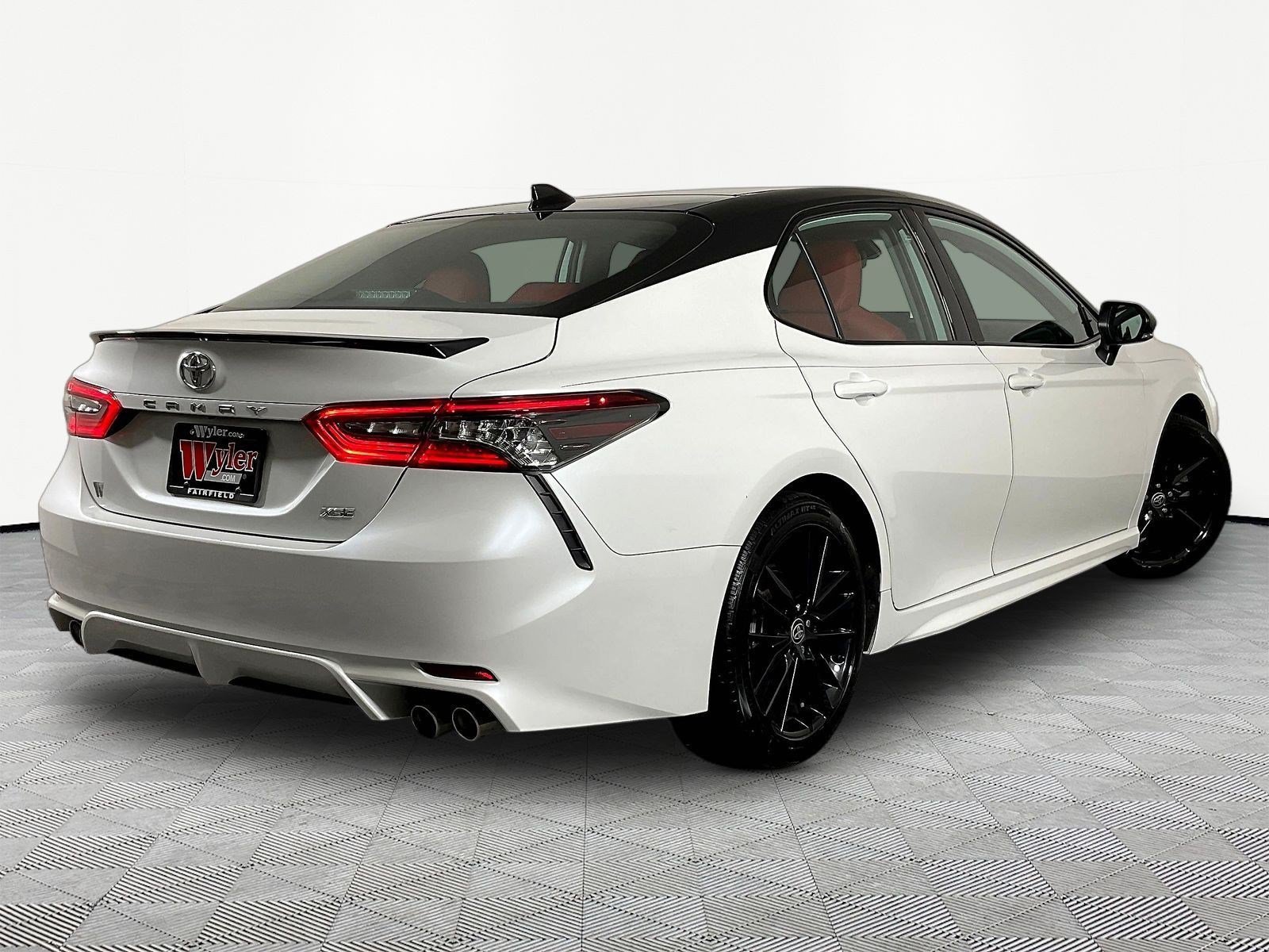 Used 2023 Toyota Camry XSE FWD image 6