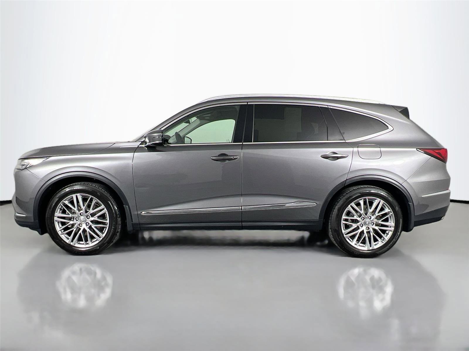Used 2023 Acura MDX SH-AWD w/ Advance Package image 3