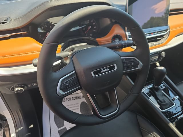 Used 2025 Jeep Compass Limited w/ Sun & Sound Group AWD/4WD image 16