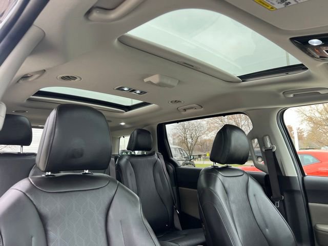 Used 2025 Kia Carnival SX image 14