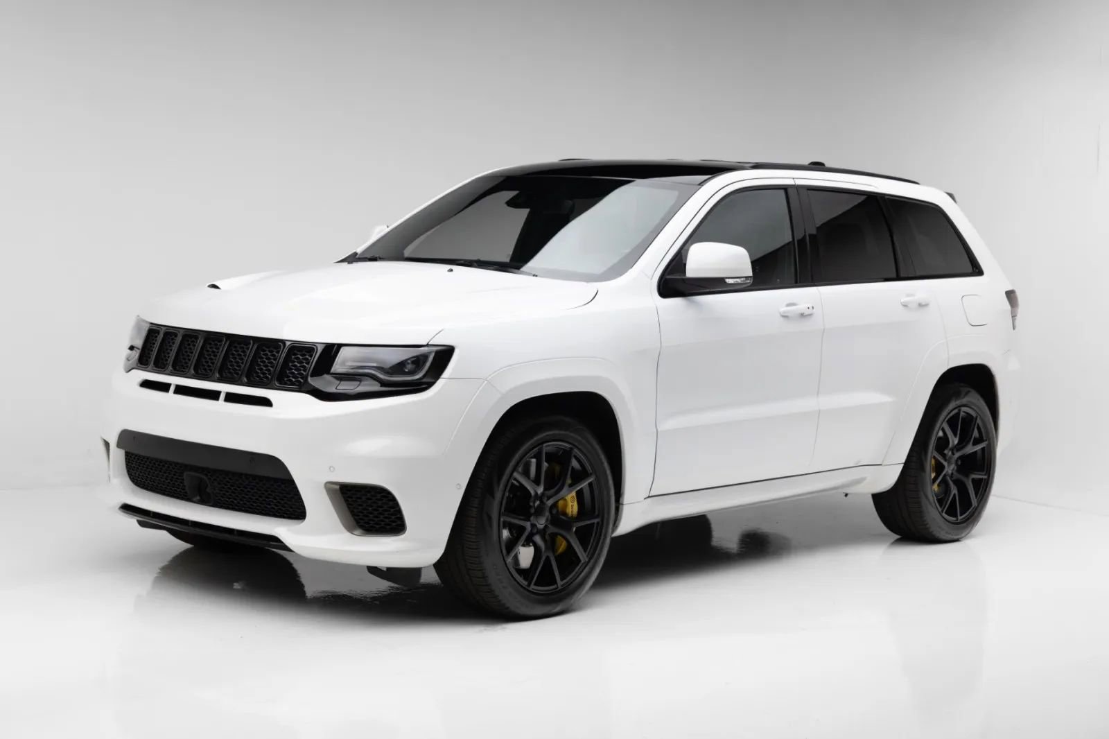 Used 2020 Jeep Grand Cherokee Trackhawk AWD/4WD image 9