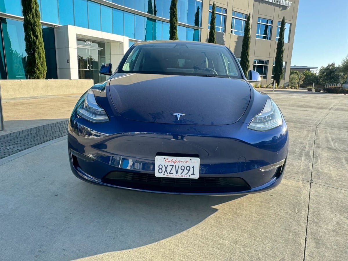 Used 2023 Tesla Model Y Long Range AWD/4WD image 2