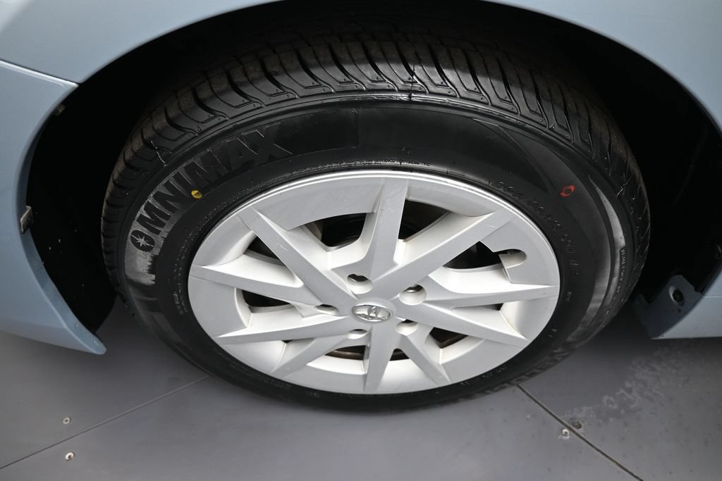 Used 2012 Toyota Prius V Three FWD image 14