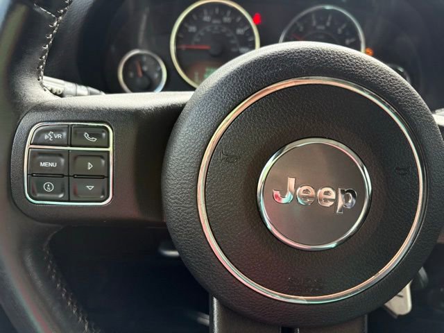 Used 2014 Jeep Wrangler Unlimited Sahara w/ Connectivity Group image 18