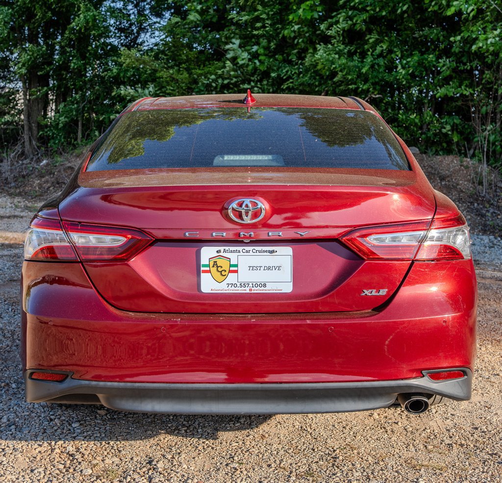 Used 2018 Toyota Camry XLE w/ Audio Package FWD image 4