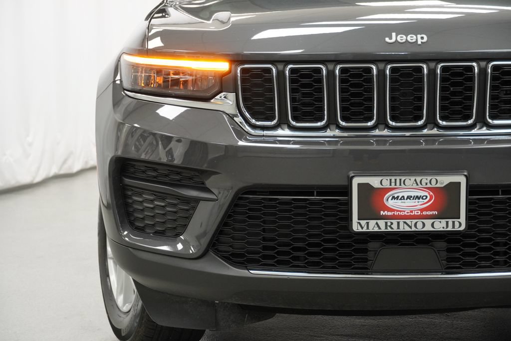 Used 2025 Jeep Grand Cherokee Laredo X AWD/4WD image 7