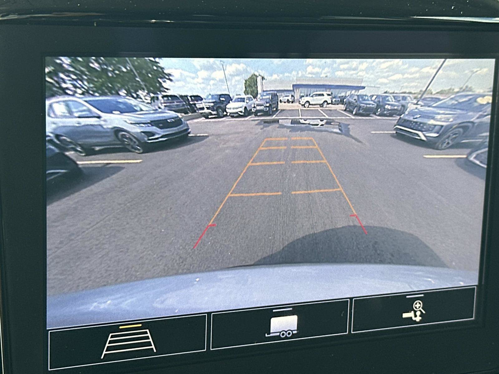 Certified 2020 Chevrolet Traverse LT FWD image 28