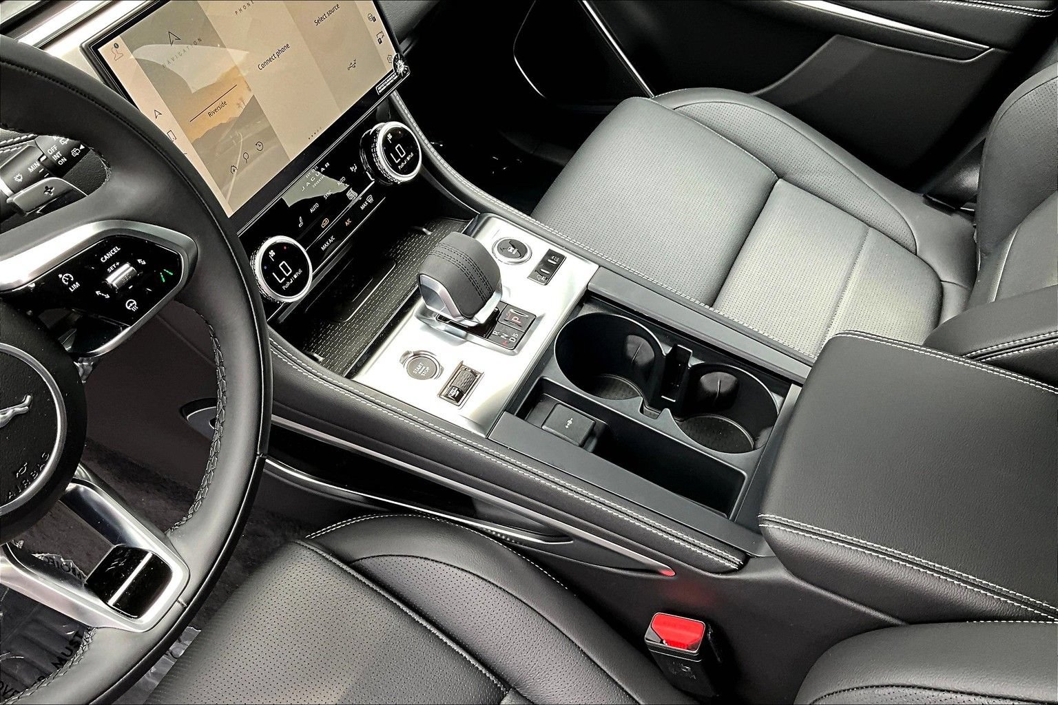New 2026 Jaguar F-PACE R-Dynamic S AWD/4WD image 8