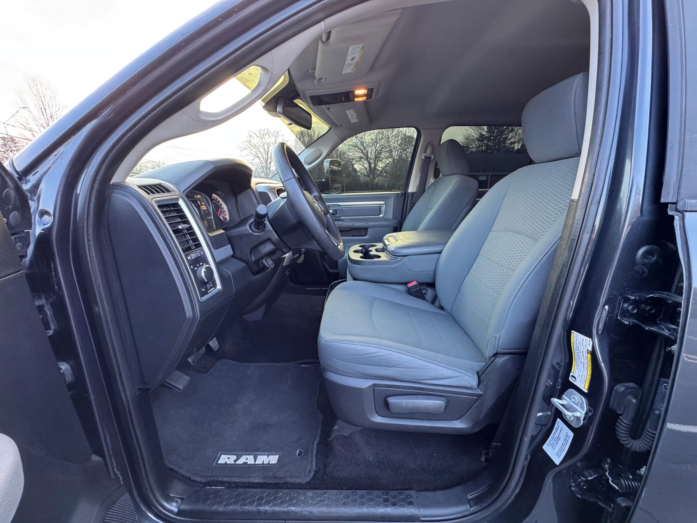 Used 2016 RAM 2500 SLT AWD/4WD image 15